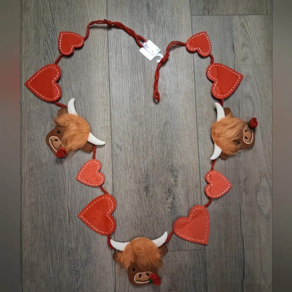 HIGHLAND COWS & Hearts Valentines Felt Garland 6' by Hobby Lobby